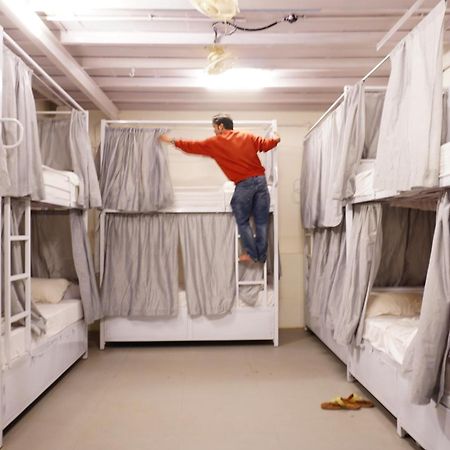 Hammock Hostels - Bandra Мумбаи Экстерьер фото