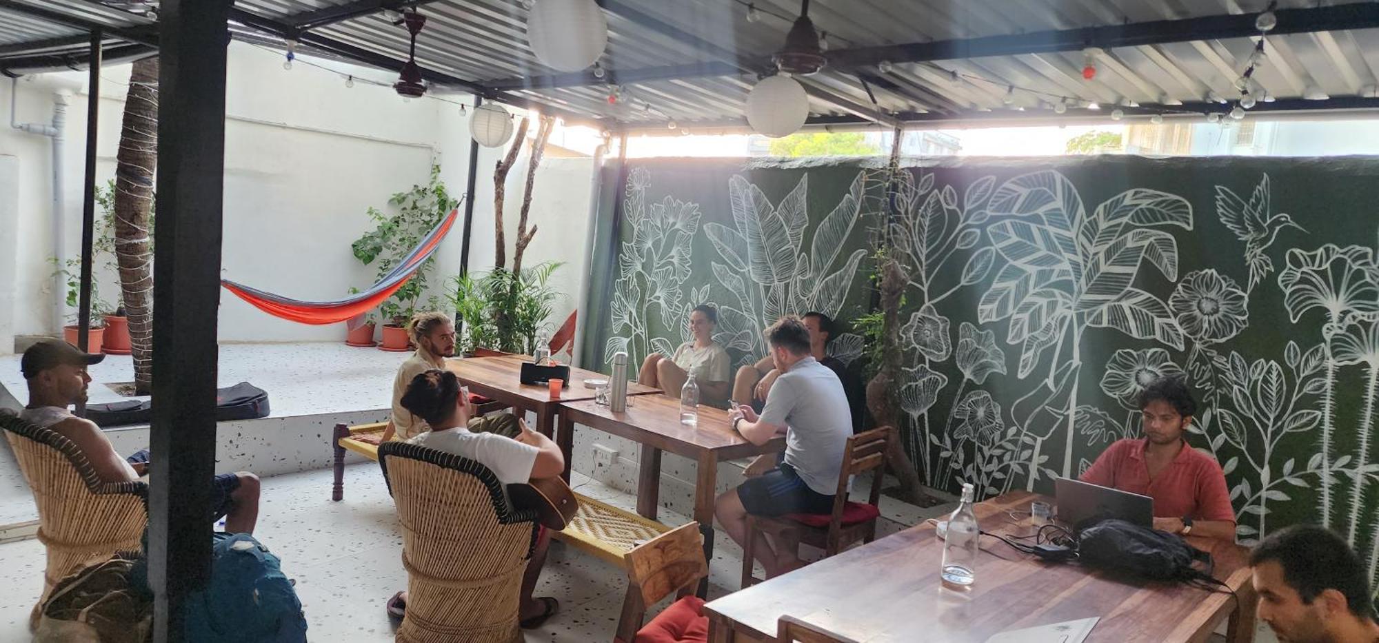 Hammock Hostels - Bandra Мумбаи Экстерьер фото