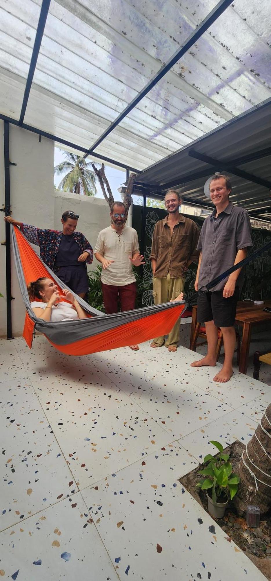 Hammock Hostels - Bandra Мумбаи Экстерьер фото